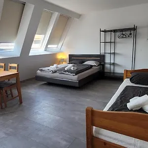 Apartamento Tota, Viena