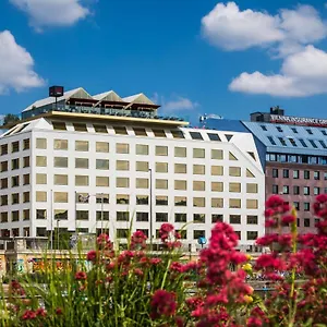 4* Hotell Radisson Red Hotel,