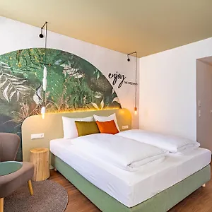 4* Ξενοδοχείο The Weekend