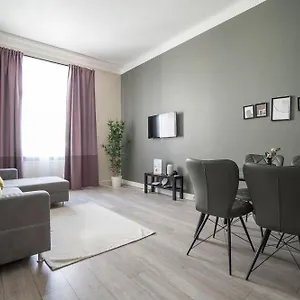 Brand New Luxury 2 Bedroom Near Augarten Apartment
