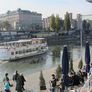 Appartement Wohnen Im Herzen Von At The Waterfront, Vienne